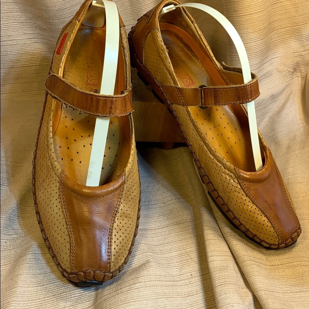 PIKOLINOS perforated leather mary jane loafers